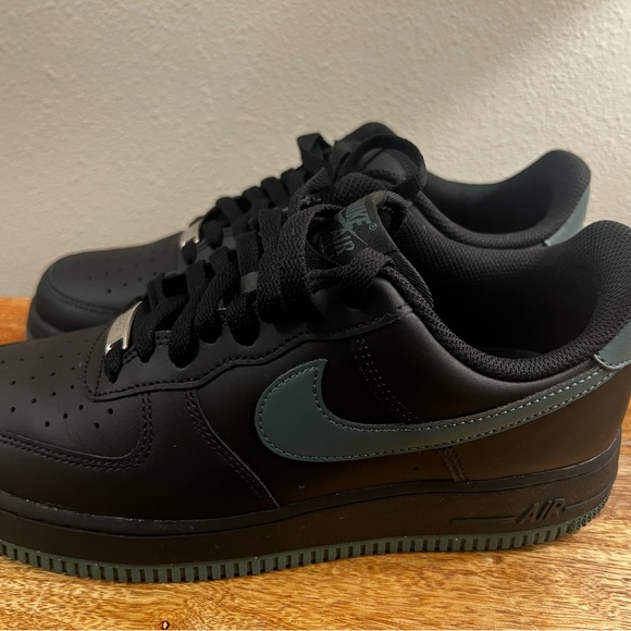 Nike Air Force 1 Low '07 Black Vintage Green - Picture 2 of 11